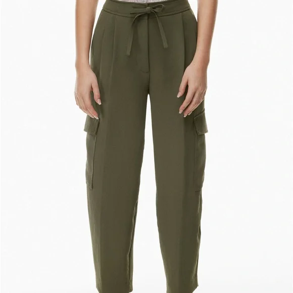 Aritzia Wilfred Shift Cargo PantRelaxed barrel-leg crepe cargo pants